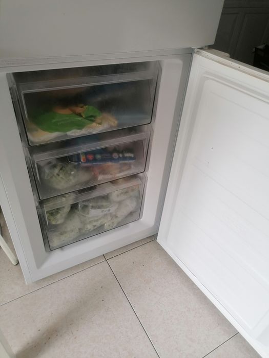 Frigorífico combinado Kunft KC8445