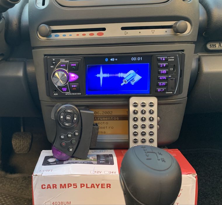 Auto Rádio UNIVERSAL Pode ver Filmes, GPS, Waze, Youtube etc com Microfone para chamadas Bluetooth NOVO