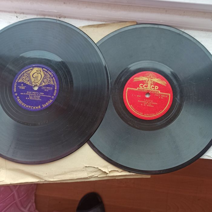 Тюнер для супутникового телебачення.