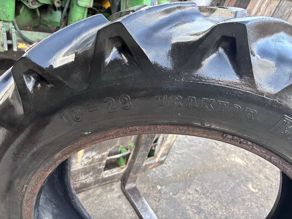 Opona 10-28 r28 Dunlop
