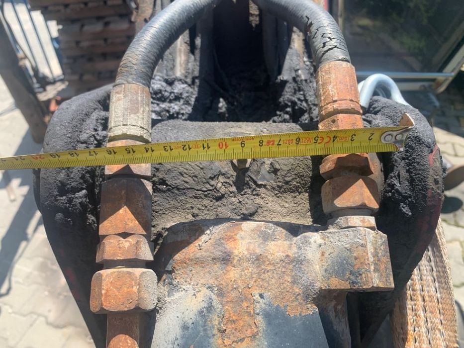 siłownik hydrauliczny podnoszenia 2 ramienia do zurawia leśnego penz