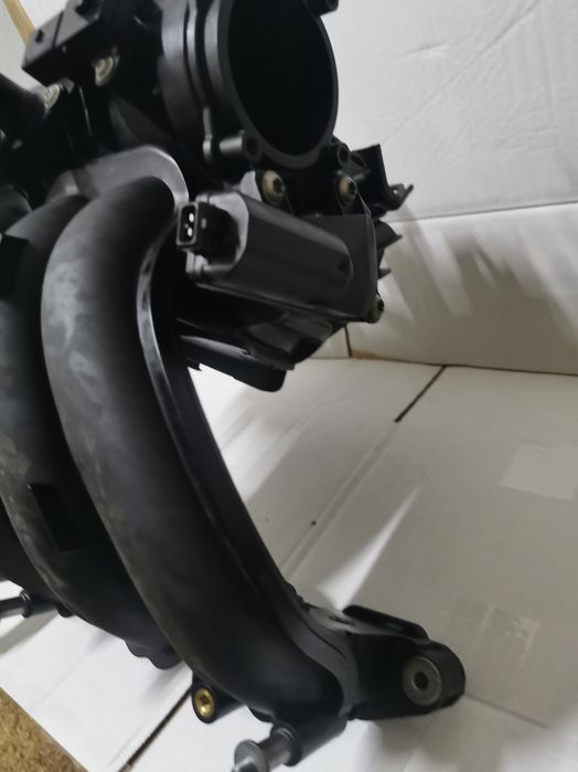 Kolektor ssący bmw x1 e84 lci 20B 150km 7560234