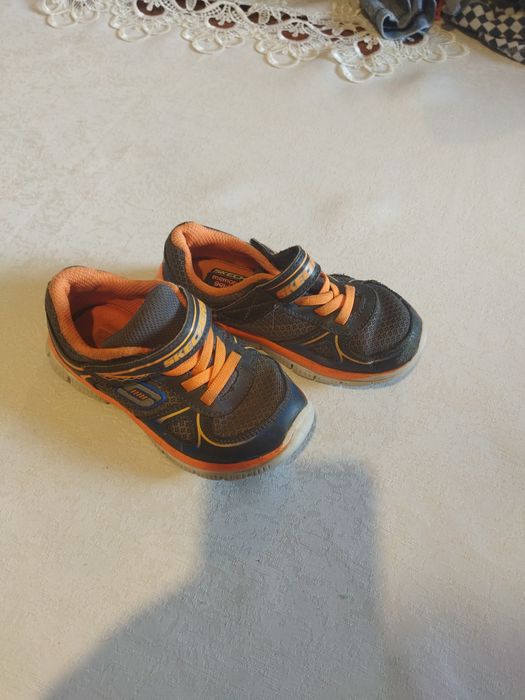 Wygodne buty sportowe chłopięce 25