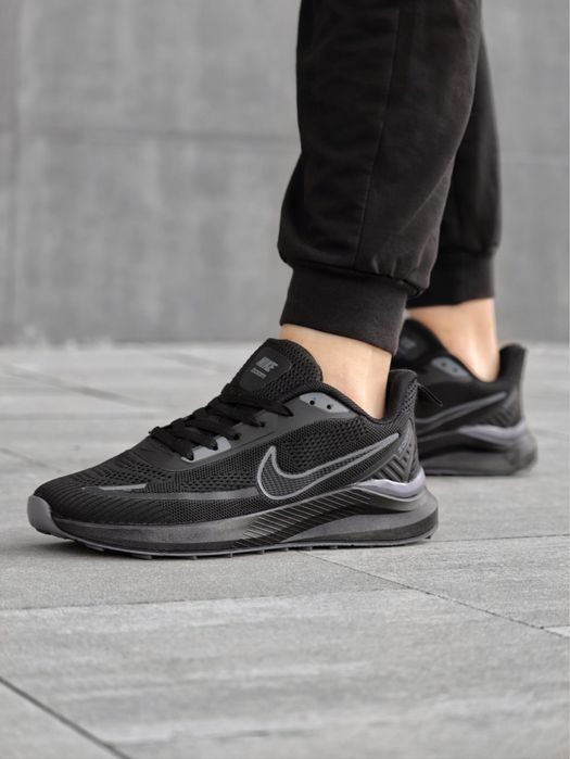 Чоловічі білі,чорні та темно-сірі,кросівки Nike Air Zoom легкі літні(40,41,42,43,44)