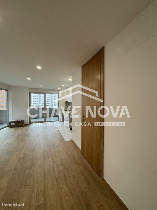 Apartamento T2 novo c/ 2 lugares de Garagem no Porto (Bessa)