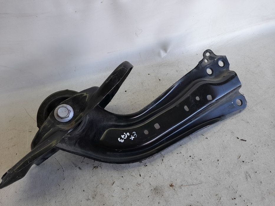 Braço de suspensão trás direito TOYOTA C-HR (_X1_)