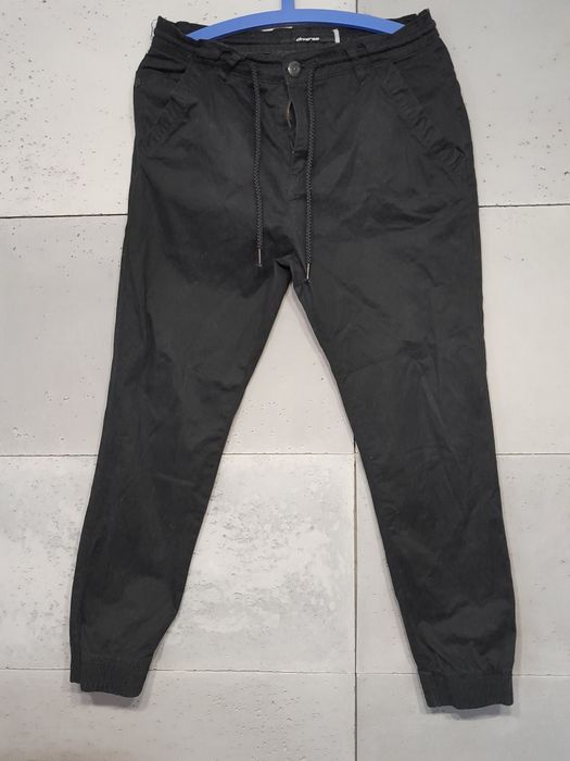 Spodnie materialowe diverse rozm M, stan bdb