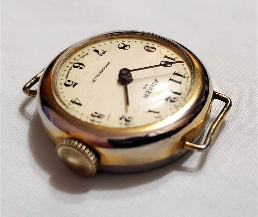 Часы в жёлтом корпусе Анкер немецкие механика года 70е времён ссср
