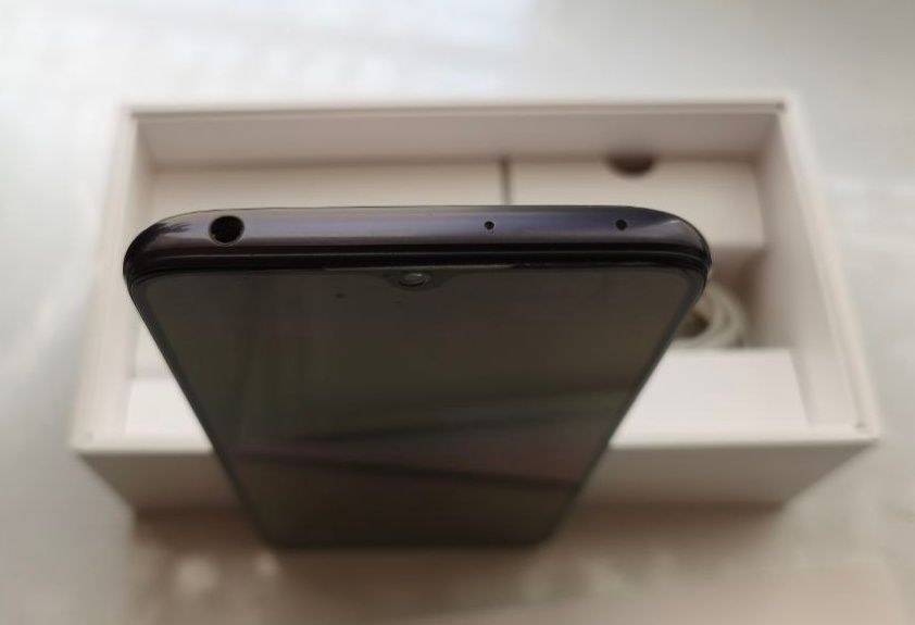 Мобільний телефон Xiaomi Mi 9 Lite.