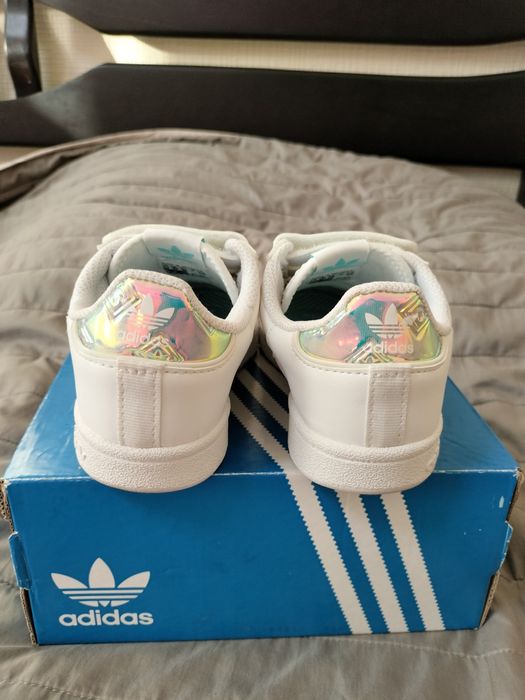 Кросівки adidas оригінал, 28 розмір,дівчинка.