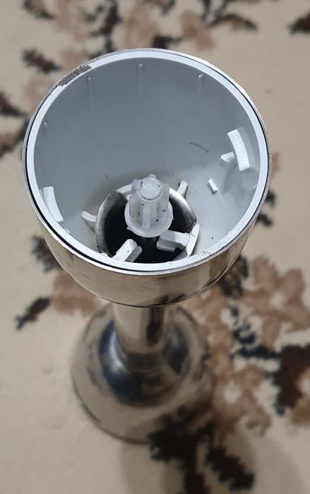 Продам блендер "МРМ MBL-27" 500 W(на запчастини).