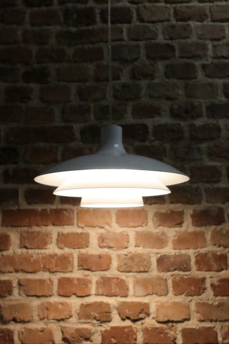 Biała duńska lampa wisząca space age mid century