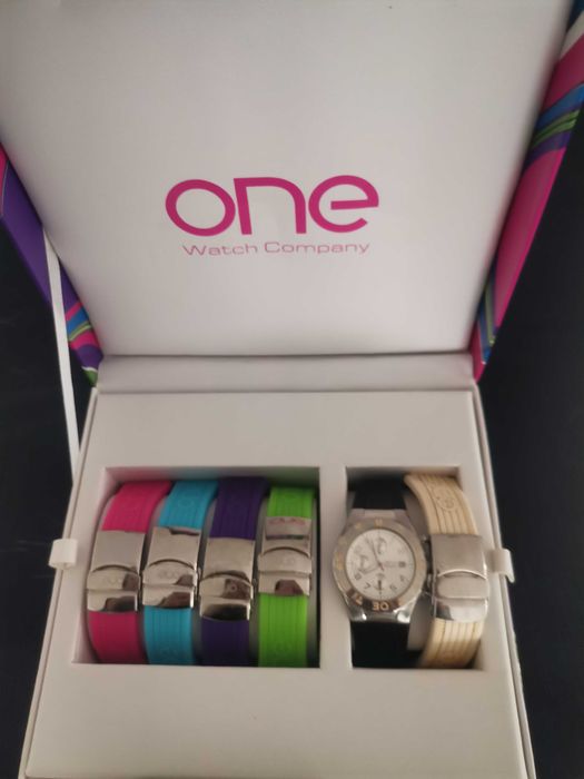 Relógio One super bom estado