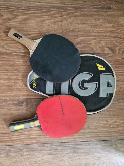 Zestaw do tenisa stołowego: 2 rakietki + piłeczki + pokrowiec STIGA