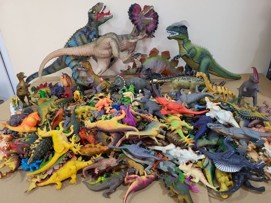 Набір динозаврів, Динозавр інтрактивний