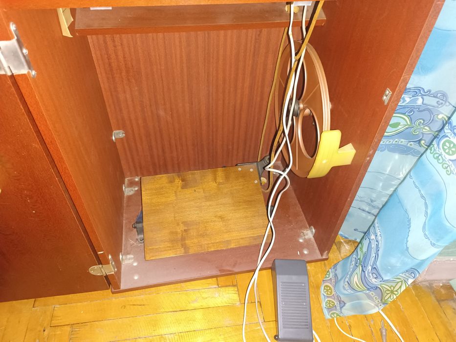 Швейная машинка Чайка 142М