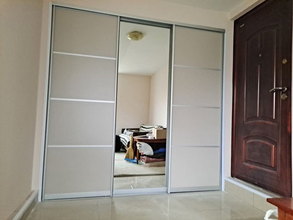 Шкафы купе. Большой выбор декора