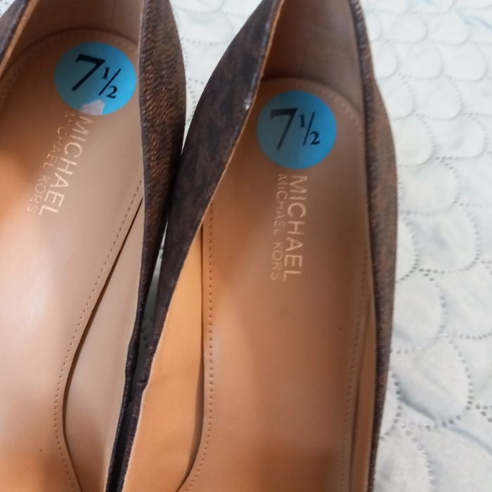 Pantofle/ buty na obcasie Michaela Korsa
