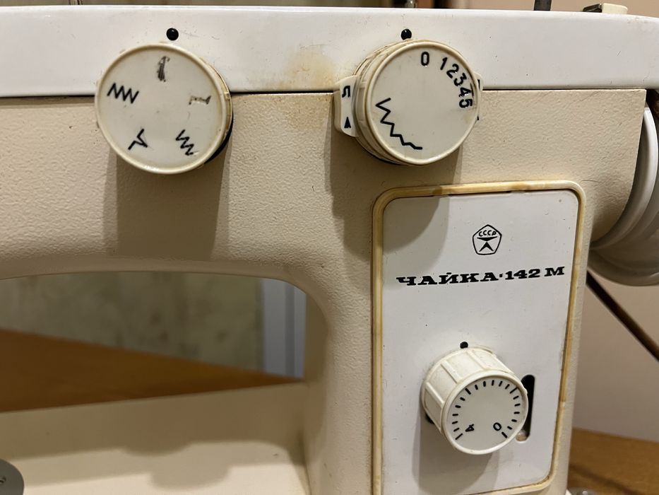 Швейна машинка Чайка 142-М