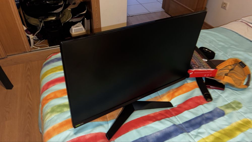 Munitor LG ultra gear 180hz 1ms