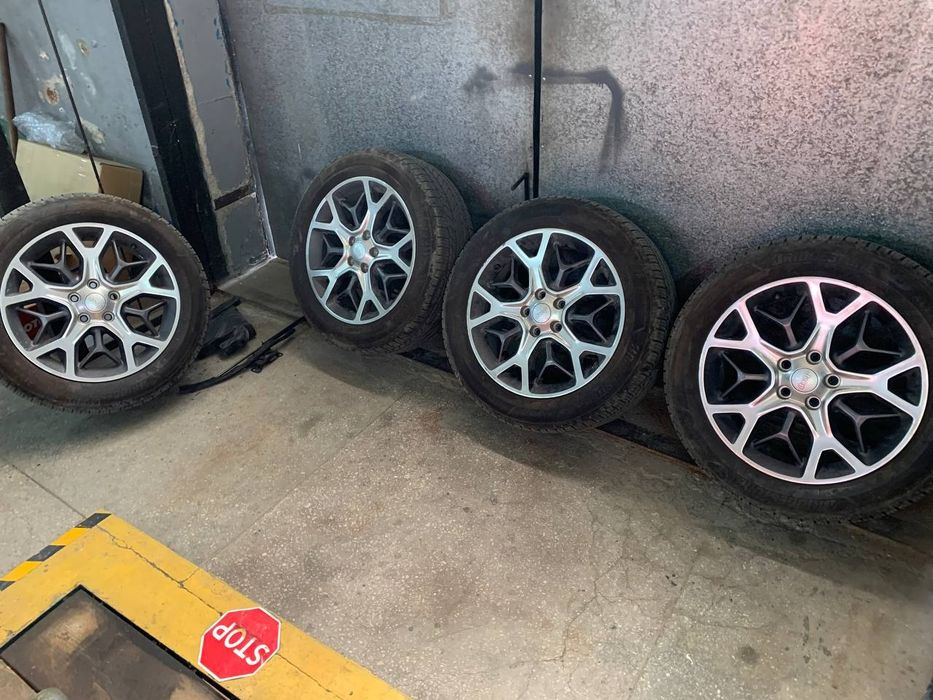 Jeep grand Cherokee WK2   диски R20