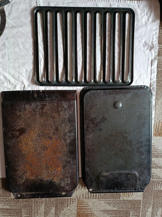 Решетки, горелки к Львовской газовой плите времён СССР.