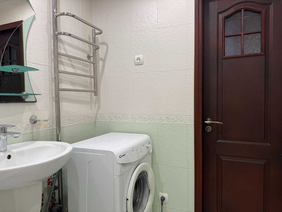 Продаю 3 кім. 9/10 П. Центр Митниця В.Великого 49 диз.ремонт. меблі.