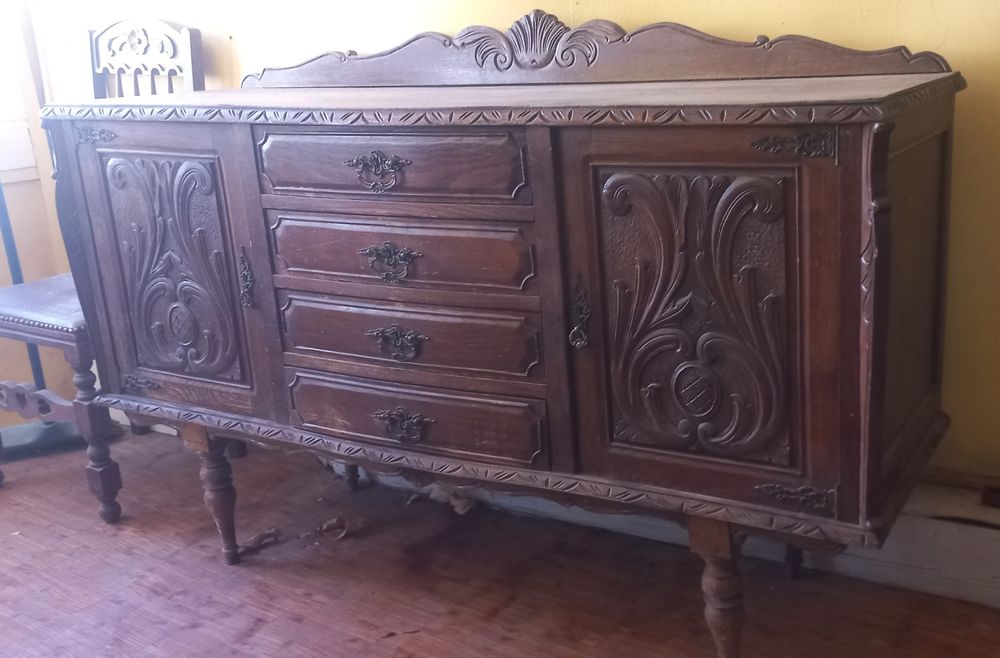 Movel de sala com 2 portas e 4 gavetas