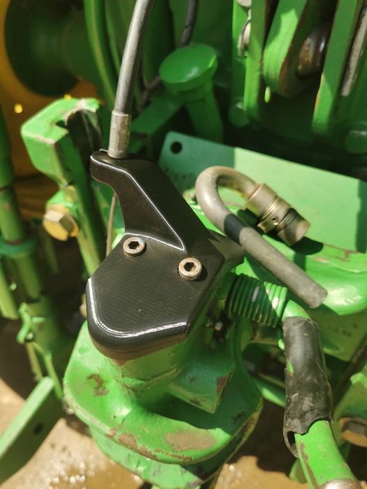 Nowa pokrywa / osłona zaczepu AL205365 HS1700KU38