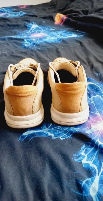 Beżowe adidasy, półbuty Lasocki