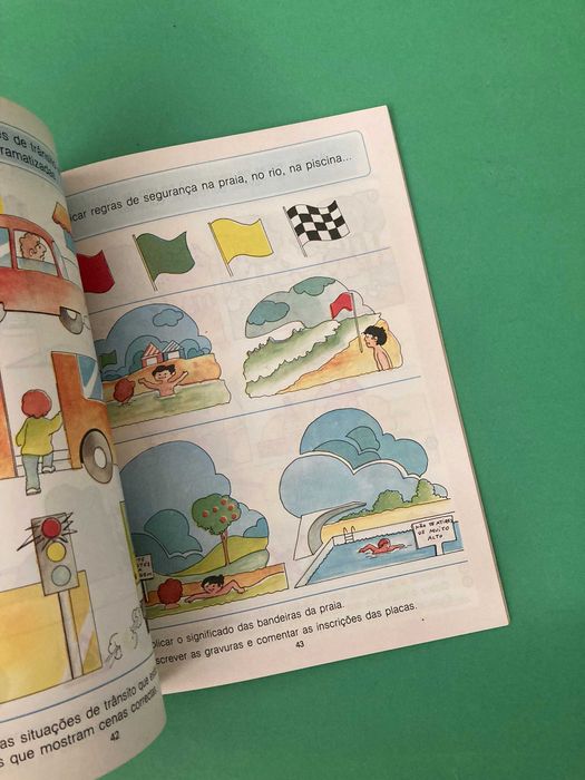 Livro Escola Primária Terra Amiga Meio Físico e Social 1ª Classe Livraria Avis Anos 80
