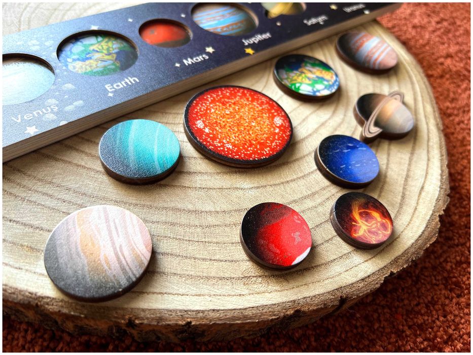 Planetas em Madeira - Montessori