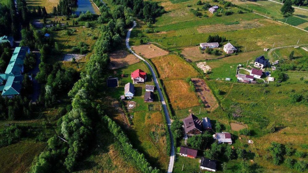 Продається будинок з ділянкою і меблями