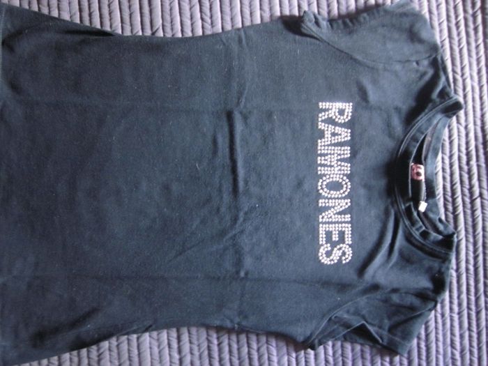 T-Shirt Ramones com brilhantes
