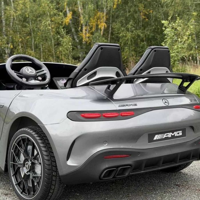 Auto na akumulator MERCEDES GT63 dla dzieci 4x200W 24V 14Ah LAKIEROWANY