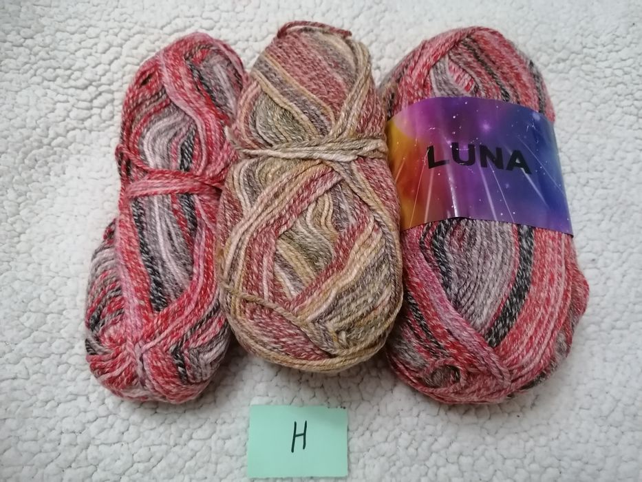 Novelos vários de lã