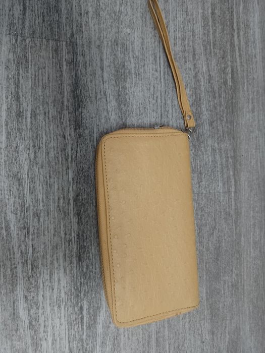 Sprzedam dwie torebki damskie .