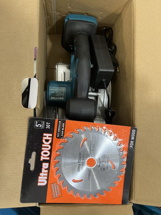 Serra circular a bateria motor brushless