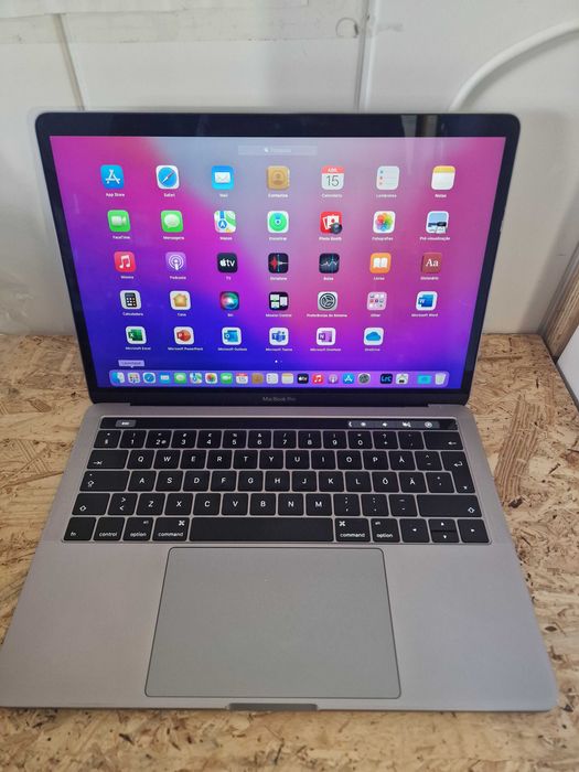 MacBook Pro TOUCH BAR 2016, i7 com 16GB com varios programas