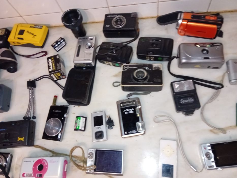 Conjunto de 18 Máquinas Fotográficas para Reparação/Peças/Outros