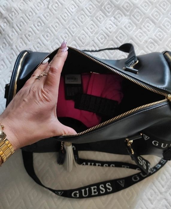 Torba podróżna guess hologram pakowana czarna