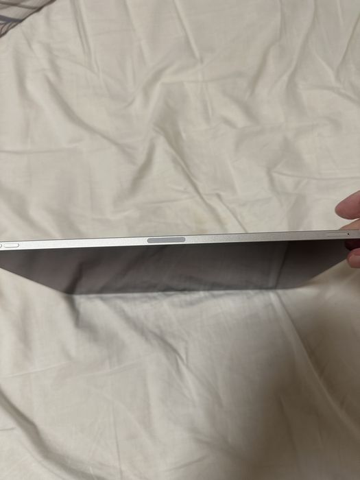 iPAD PRO 12,9 CINZENTO wifi celular 128 GB com capa original,5ª geração,como novo.Com os acessórios.