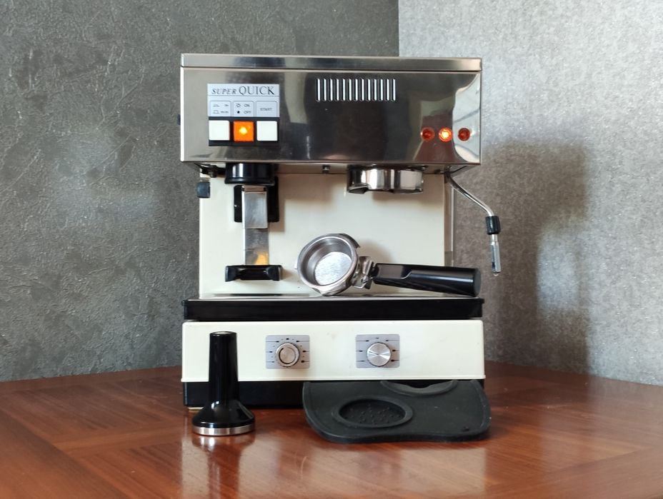 Quick Mill 0825 SuperQuick с Кофемолкой.Темпер и Коврик в комплекте.Рожок 58мм