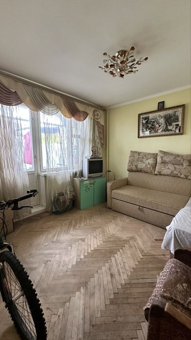Продаж 4-х кімн квартири вул. Коломийська
