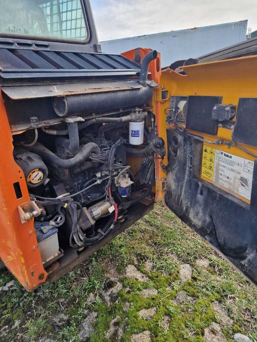 MINI PÁ CARREGADORA BOBCAT S100