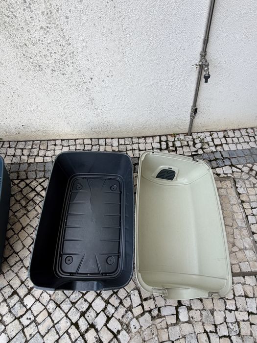 Duas Casotas para Cão / Animais de Estimação - 70x40x53 cm