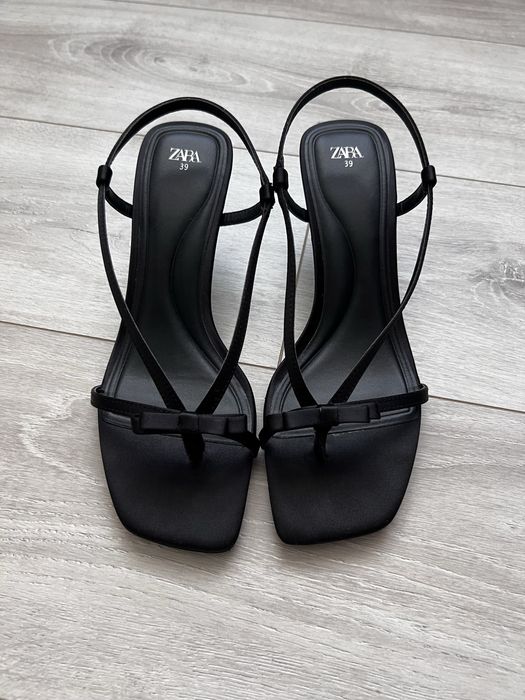 босоніжки чорні zara