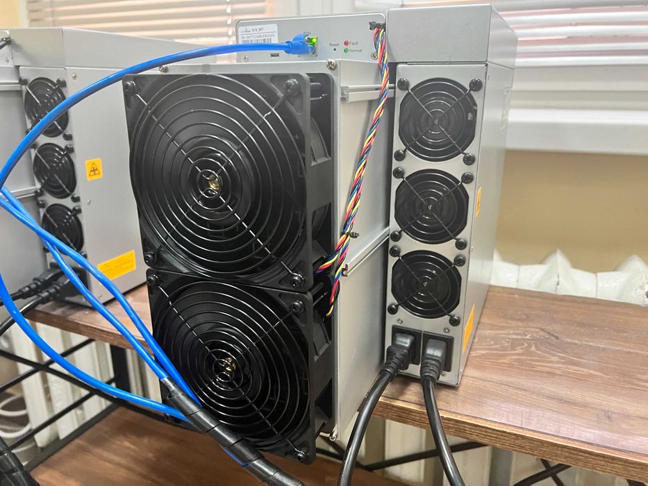 Б/в Майнери Asic Bitmain Antminer S19 90 Th 3250Вт + Гарантія