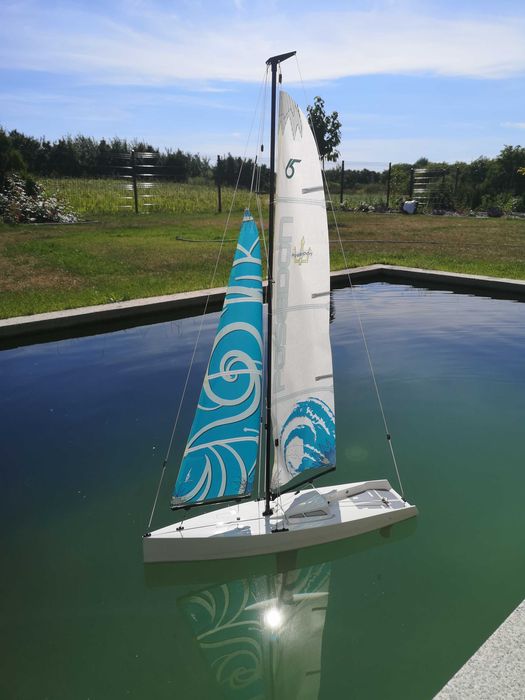 Model żaglówki RC Poseidon 650 + pilot. Sprawna!