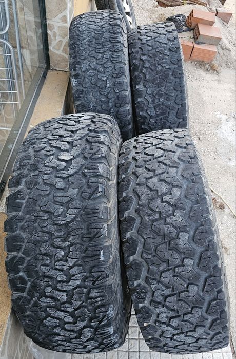Vendo/Troco Jantes com Pneus 35x12.5R15